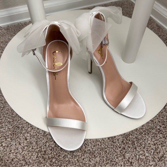 Ayanna Ivory Satin Bow Ankle Strap High Heel Sandals Size 7 - Picture 2 of 7